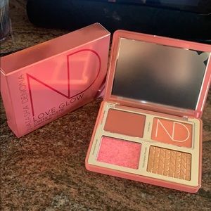 Natasha Denona Love Glow Palette